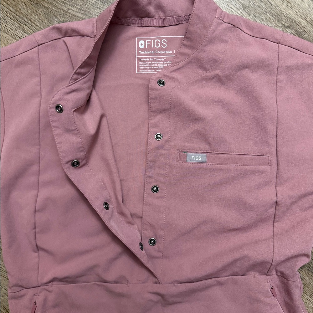 Figs • Mineral Mauve Tunis Scrub Top - Picture 13 of 15